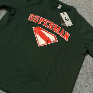 DC-Superman (Green) Raglan Drop Shoulder